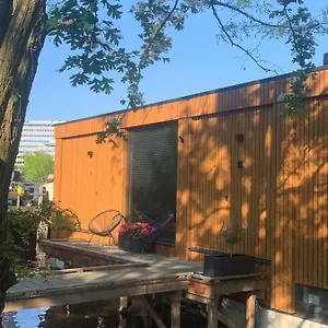 Beautiful Amstel Houseboat Apartment Amsterdam